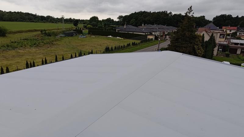 Hotová plochá střecha z PVC fólie